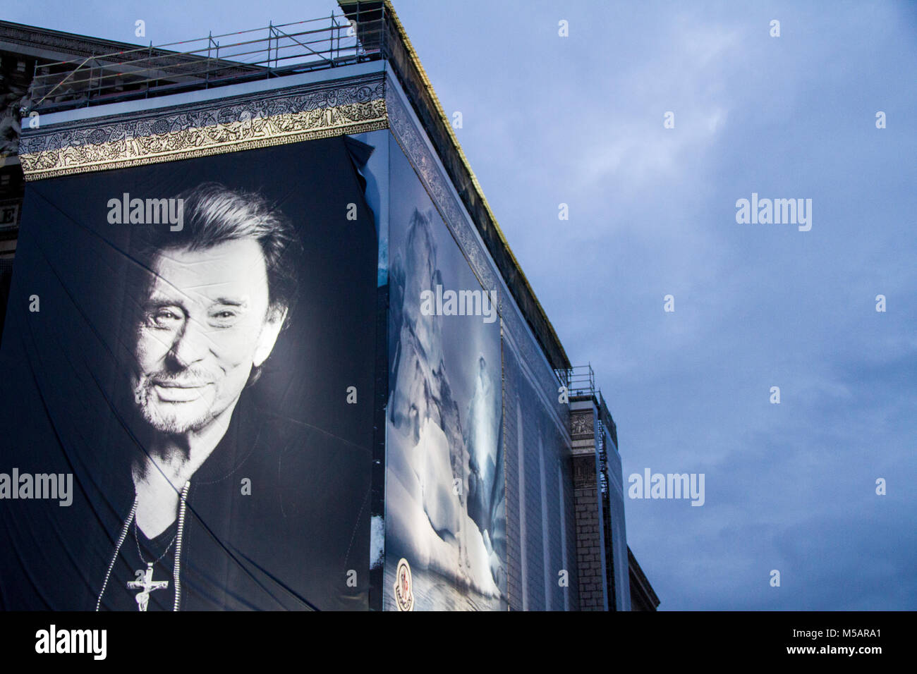 Paris, Frankreich, 9. Dezember 2017: Die beliebte Rock und Roll Sänger Johnny Hallyday (Jean-Philippe Léo Smet vom 15. Juni 1943 - vom 6. Dezember 2017) Memorial. Stockfoto