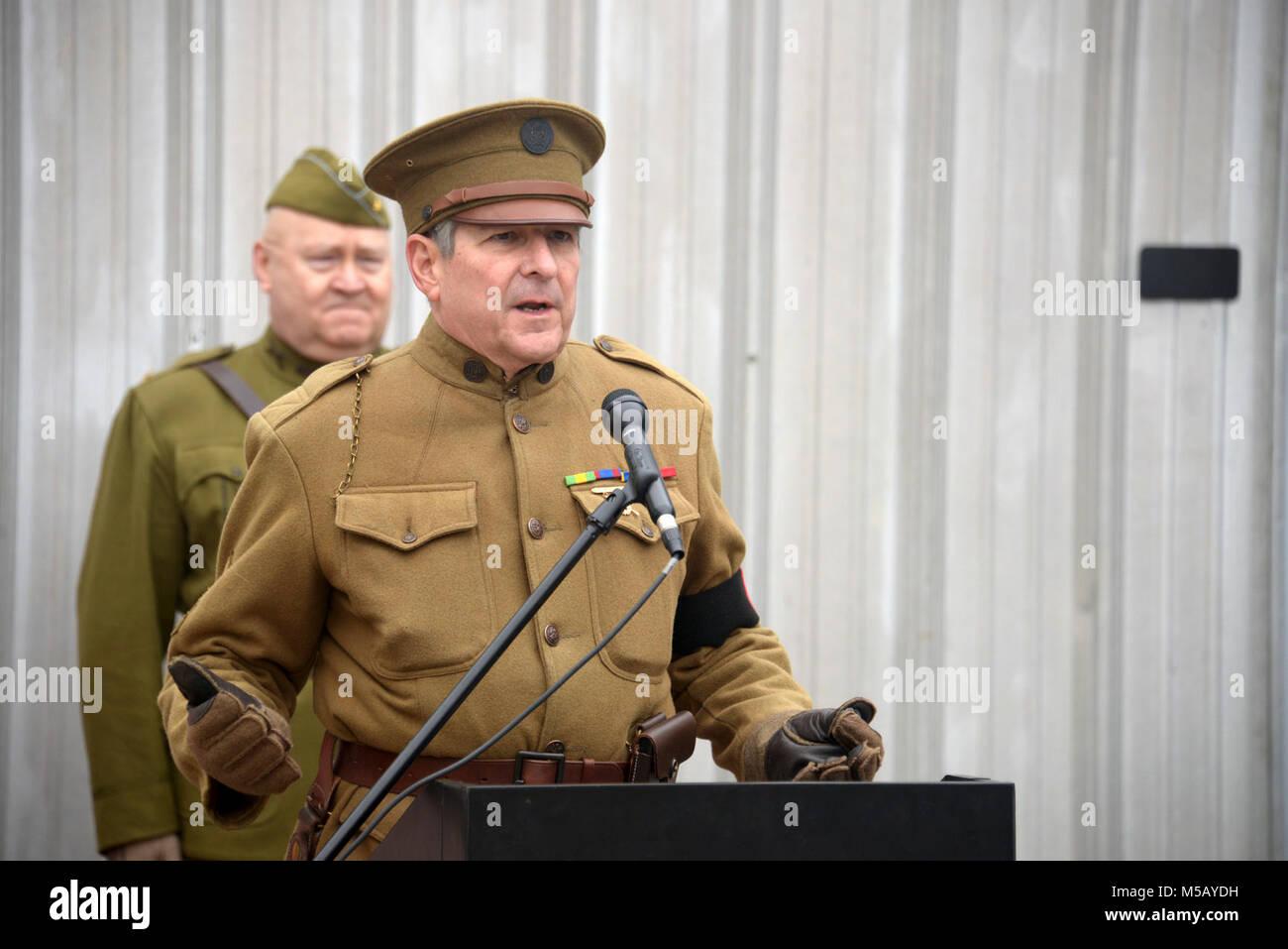 Jay Callaham Vice vorhanden Der Old Hickory Verband spricht während der Spatenstich für die North Carolina National Guard Museum und das Learning Center of Excellence an der gemeinsamen Kraft Hauptsitz in Raleigh, North Carolina, 13. Februar 2018. Lokalen, staatlichen und North Carolina National Guard Führer sind anwesend für einen spatenstich an der gemeinsamen Kraft von North Carolina National Guard Hauptsitz der Beginn des Baus für die North Carolina National Guard Museum und das Learning Center of Excellence zu feiern. (U.S. Armee Stockfoto