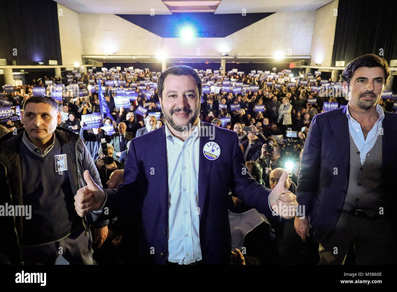 Matteo Salvini italienischen Führer der Lega Nord politische Partei und Mitglied des Europäischen Parlaments während einer Wahlkampagne Demonstration in Caserta, Region Kampanien, Süditalien, 21/02/2018 - Neapel, Italien Stockfoto