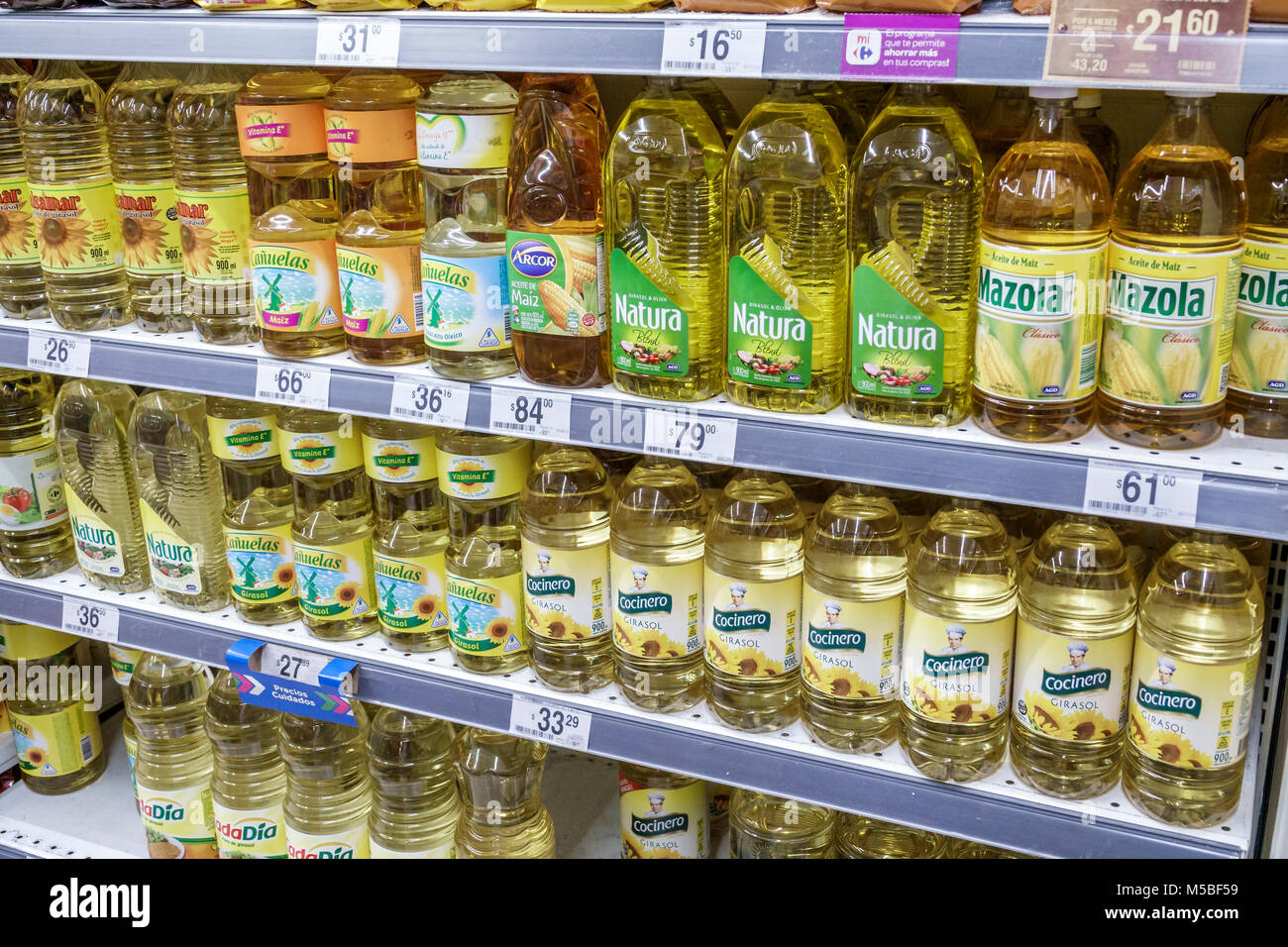 Buenos Aires Argentinien, Carrefour Express Lebensmittelgeschäft Supermarkt Lebensmittel, innen, Speiseöl, Mais, Sonnenblume, Mazola, Cocinero, Natura, Stockfoto