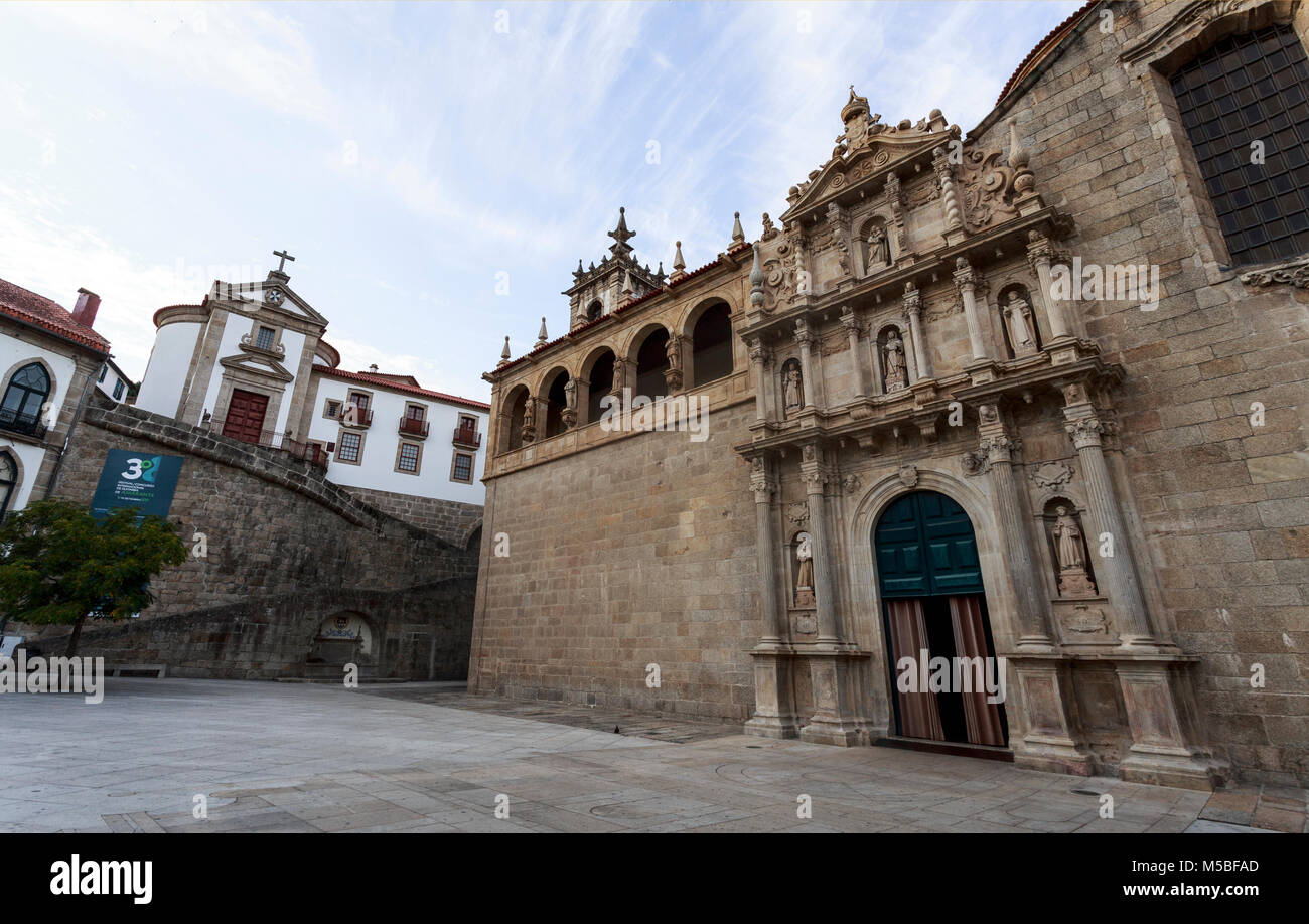 Erbaut im sechzehnten und siebzehnten Jahrhundert ist der renascentist, Manierismus und Barock kirche von Sao Goncalo, in Amarante, Portugal Stockfoto