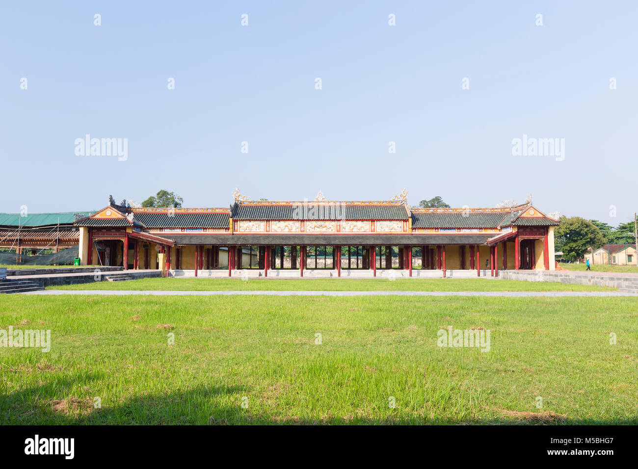 Rechts oder Mandarin mandarin Gebäude Gebäude 2 an der kaiserlichen Zitadelle von Hue, Vietnam Stockfoto