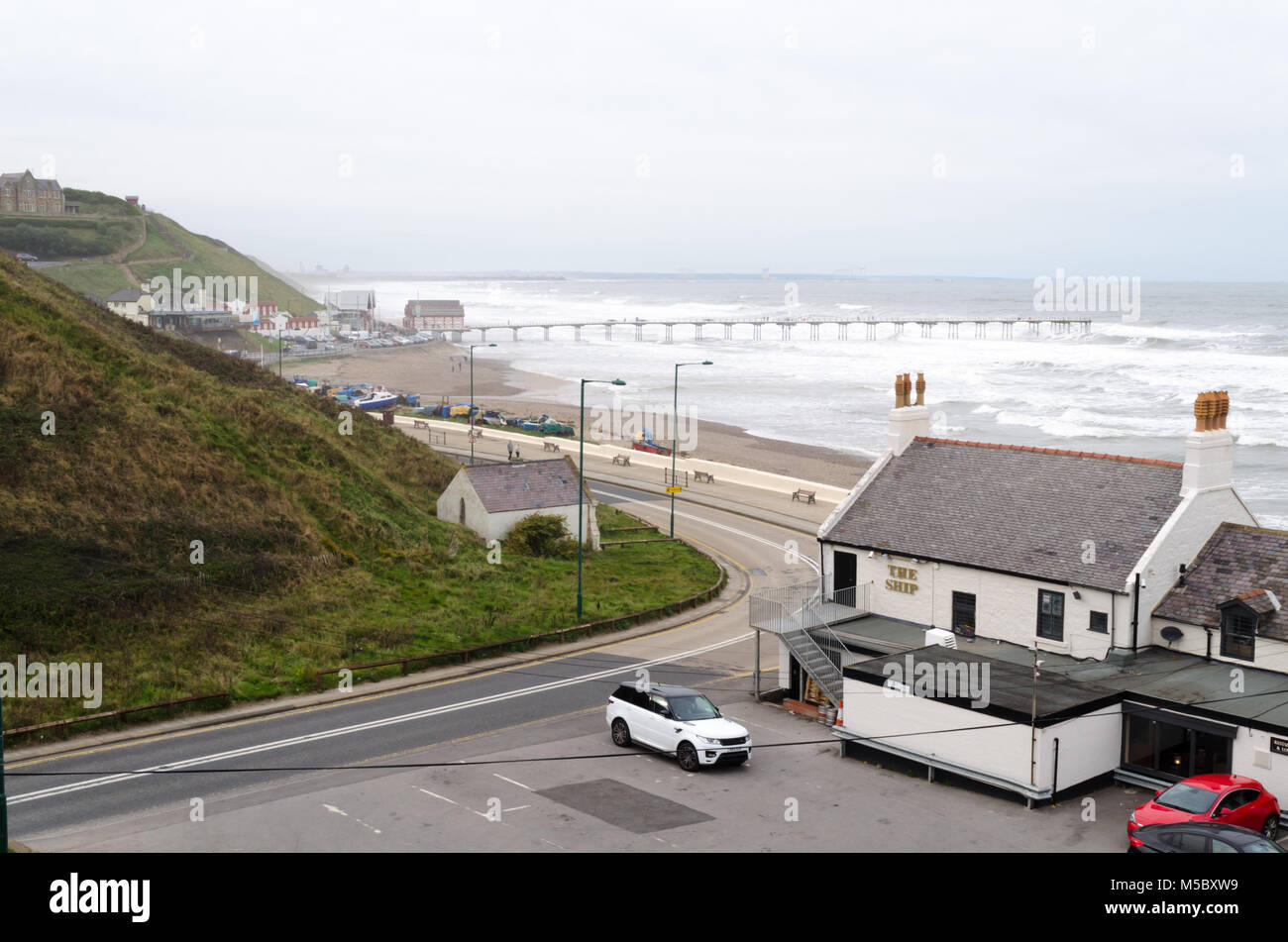 Erhöhte Blick nach Westen über Saltburn-by-the-Sea Cliff von der Jagd Stockfoto