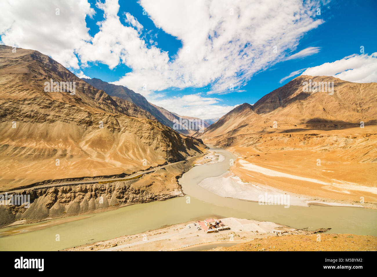 Sangam, Zusammenfluss der Flüsse Indus und Zanskar, Ladakh, Leh, Jammu, Kaschmir, Indien Stockfoto