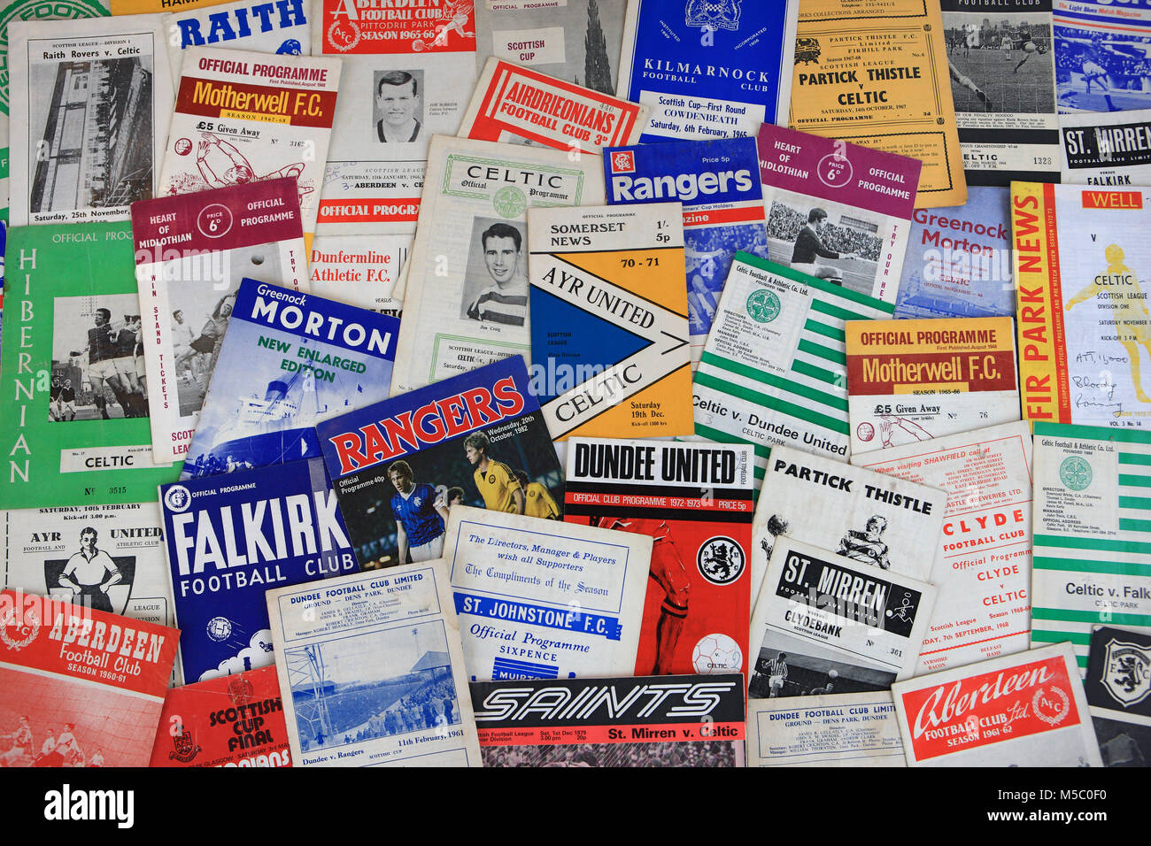 Alten schottischen Fußball-Programme von den 1950er bis 1970er Jahren Stockfoto
