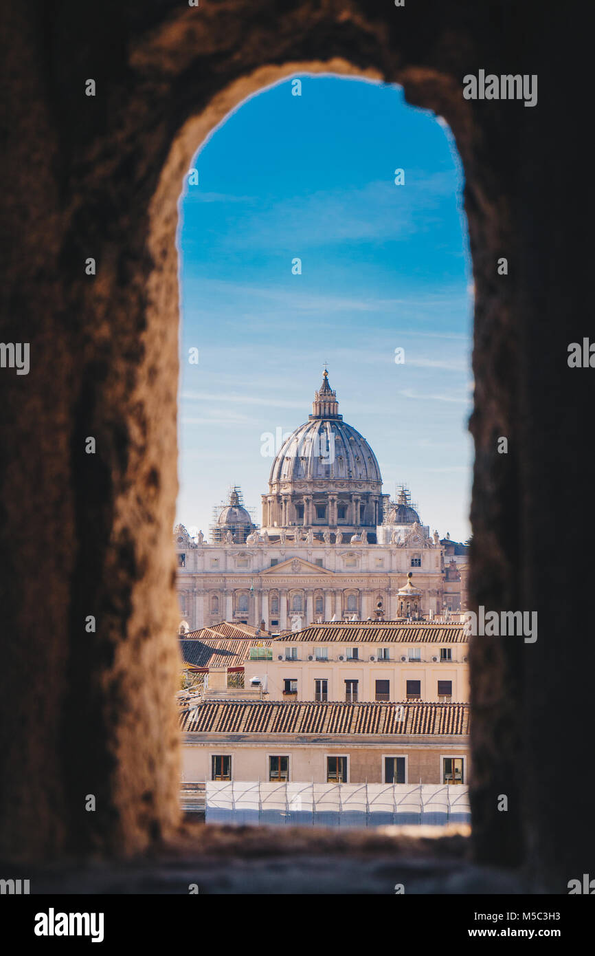 Blick auf die Vatikanstadt und Petersdom aus dem Castel Sant'Angelo, Italien Stockfoto