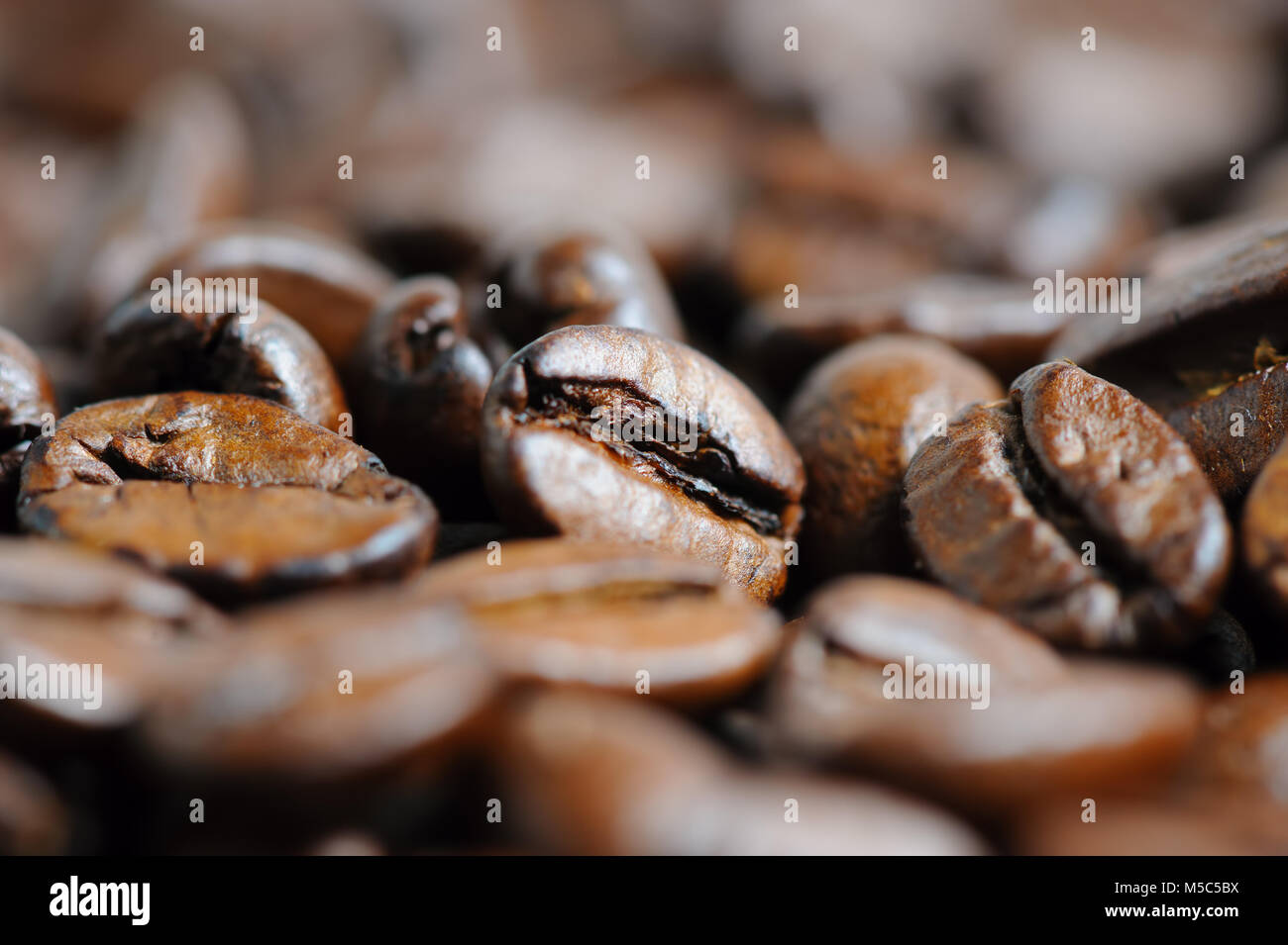 Geröstete Kaffeebohnen Makro Hintergrund Stockfoto