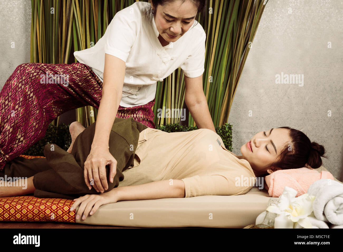 Thai Massage mit Happy End erhalten