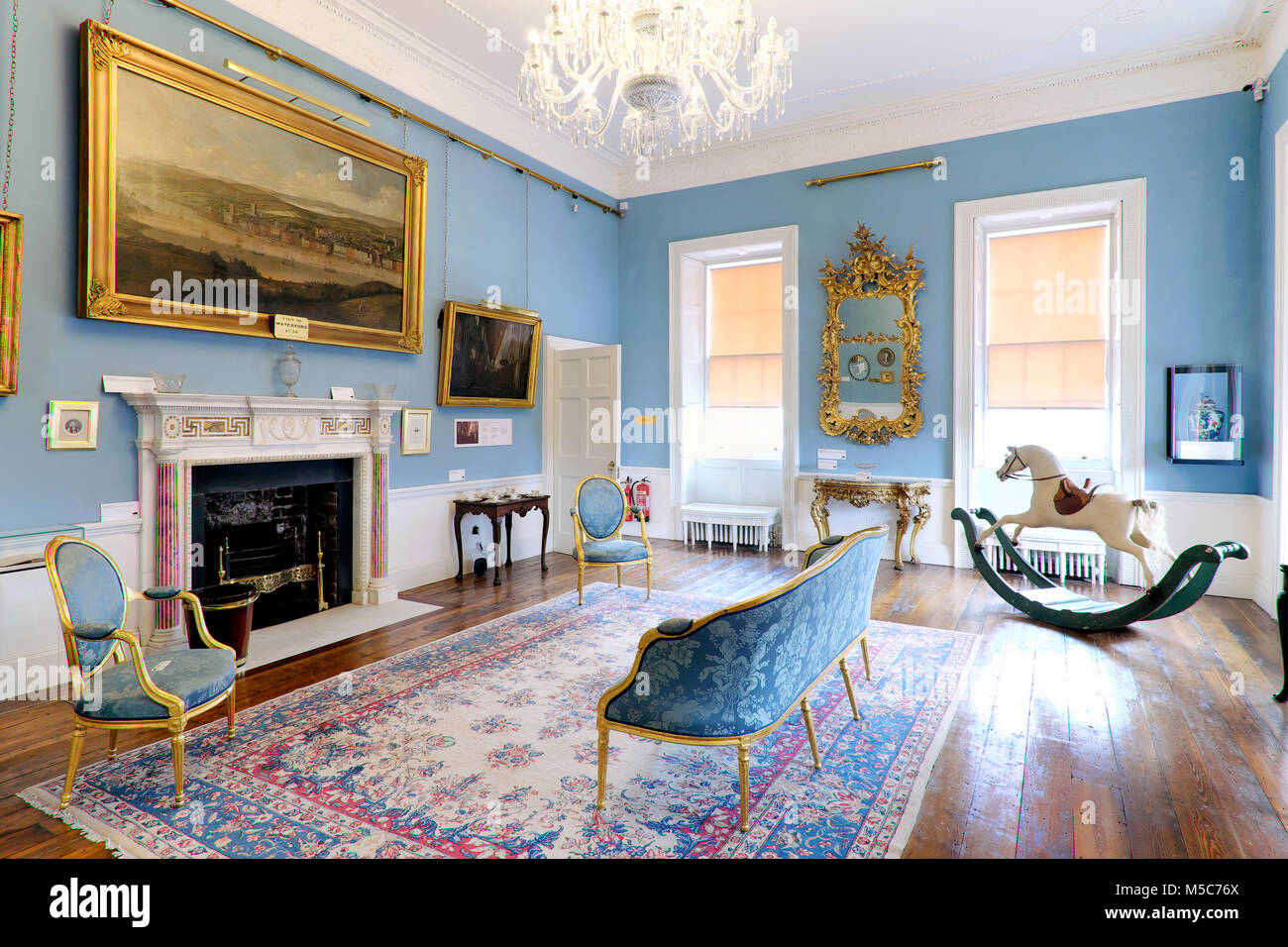 Der Salon mit der großen William Van der Hagen Malerei, Bishop's Palace - Schätze der Georgischen Waterford, Waterford, Irland Stockfoto