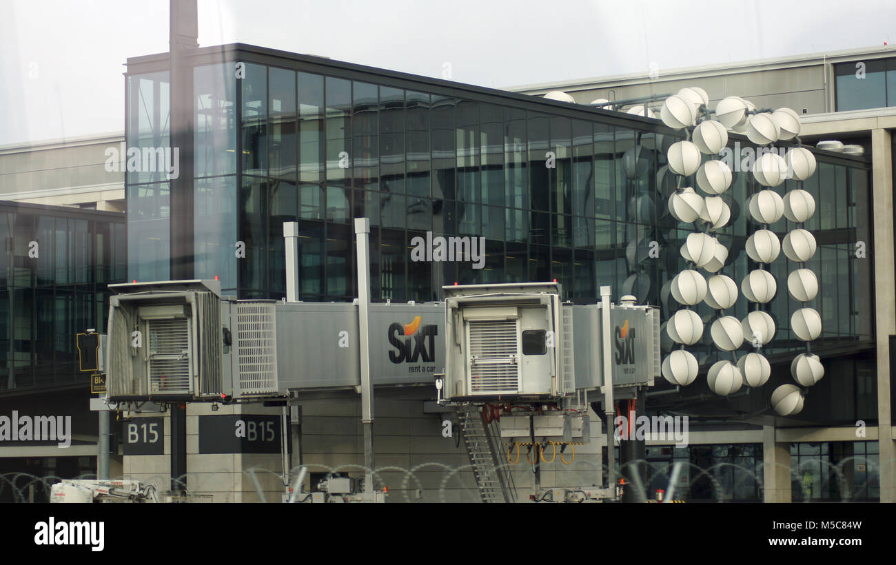 BERLIN, DEUTSCHLAND - Jan 17th, 2015: Flughafen Berlin Brandenburg BER, noch im Bau, leere Gebäude, Architektur tour Stockfoto