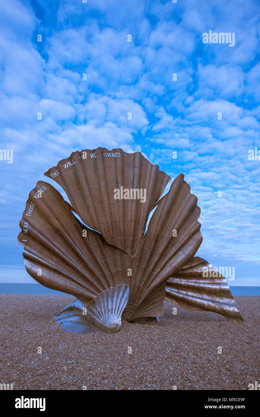 Die Jakobsmuscheln, Benjamin Britten gewidmet von Suffolk Künstler Maggi Hambling. Stockfoto