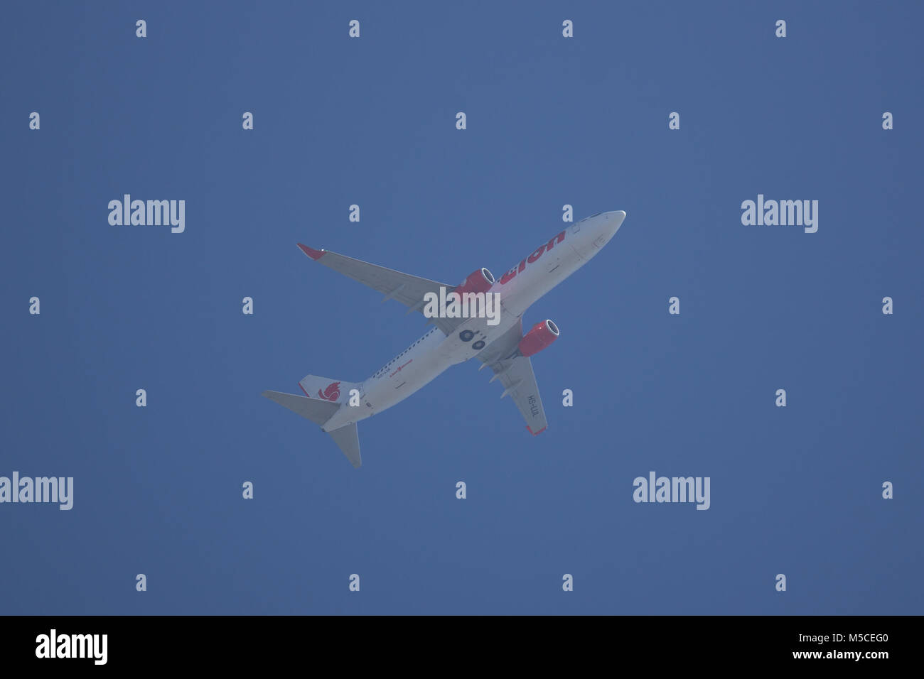 CHIANG MAI, THAILAND - 16. FEBRUAR 2018: HS-LUL Boeing 737-800 der Thai lionair Airline. Von Chiangmai Flughafen in Bangkok. Stockfoto