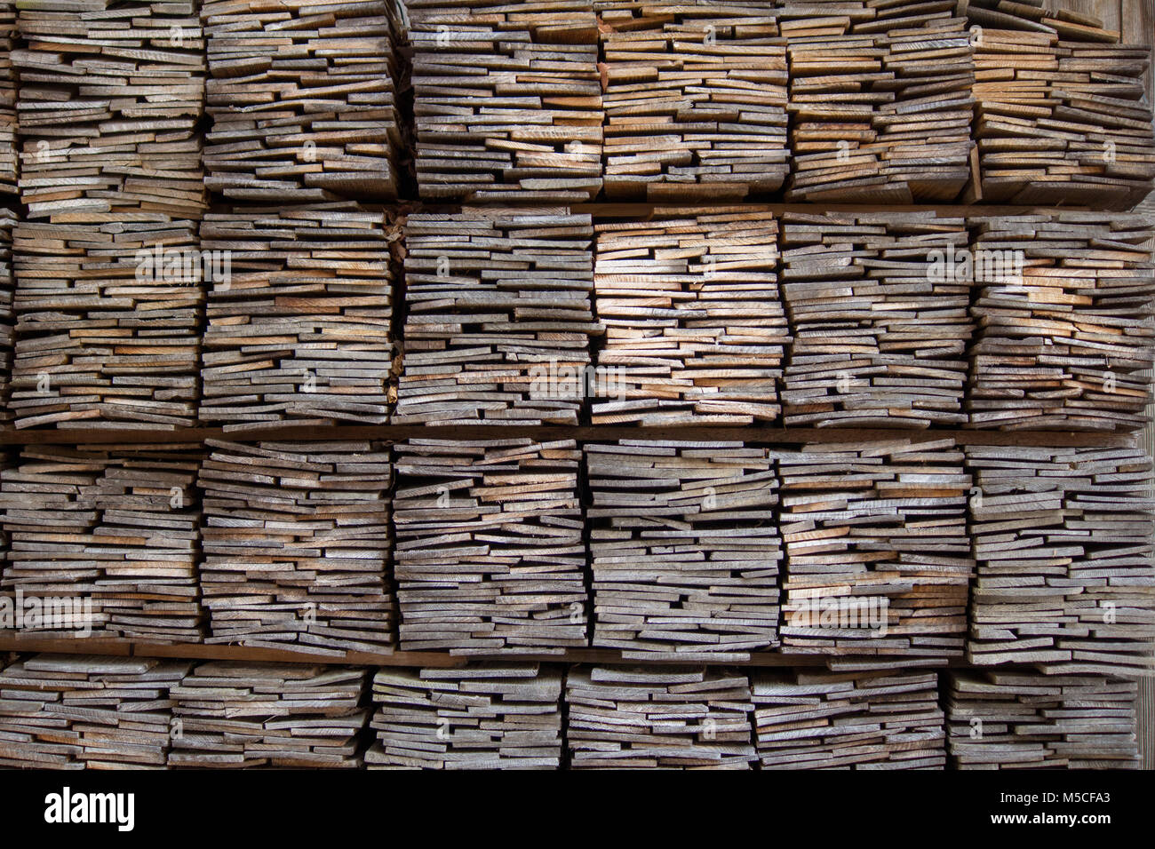 Holzbohlen außerhalb des Minzoka Mura Hida Folk Village (Hida keine Sato), nearTakayama, Japan. Stockfoto