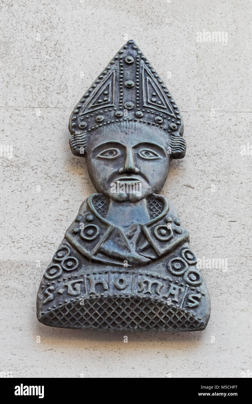 Stadt London eine Wand Gedenktafel zur Erinnerung an die Geburtsstätte des hl. Thomas Becket in Cheapside, an der Ecke der Eisenhändler Lane Stockfoto