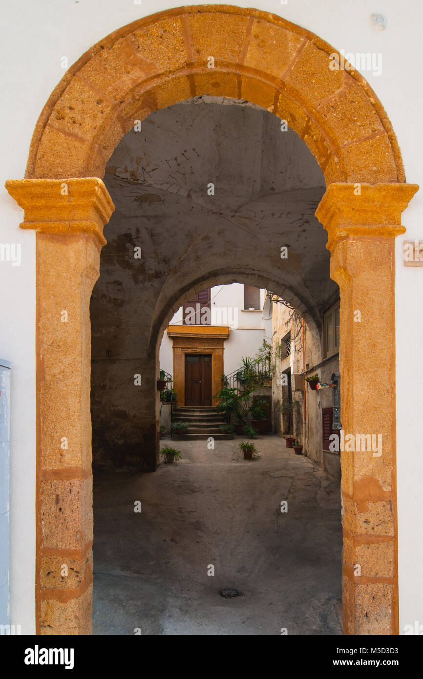 Ein Blick auf das Dorf Sambuca Di Sicilia, Italien. Sambuca Di Sicilia ist eine Gemeinde in der Provinz Agrigent in der italienischen Region Sizilien, lo Stockfoto