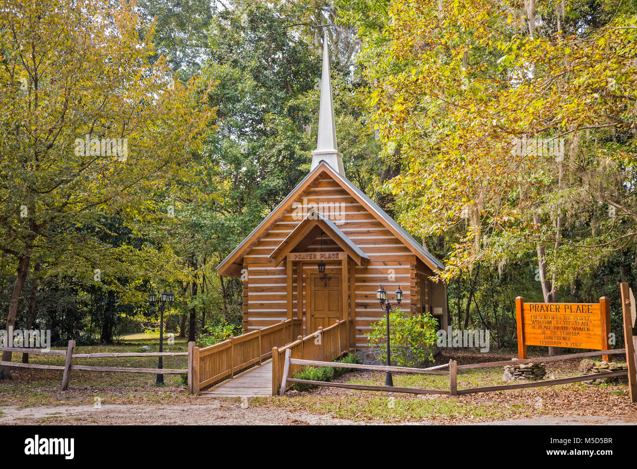 Camp Kulaqua ist ein 7 Adventisten retreat Fläche von 600 Hektar, liegt etwas außerhalb der Stadt Hohen Federn in North Central Florida. Stockfoto