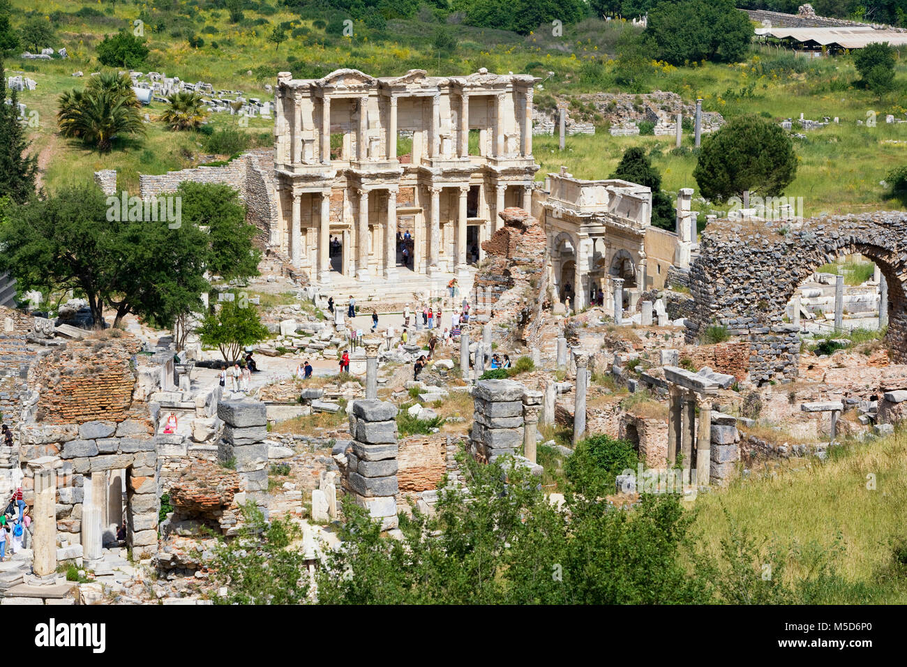 Ruinen der Bibliothek des Celsus, Erhöhte Ansicht, Ephesus, Türkei Stockfoto