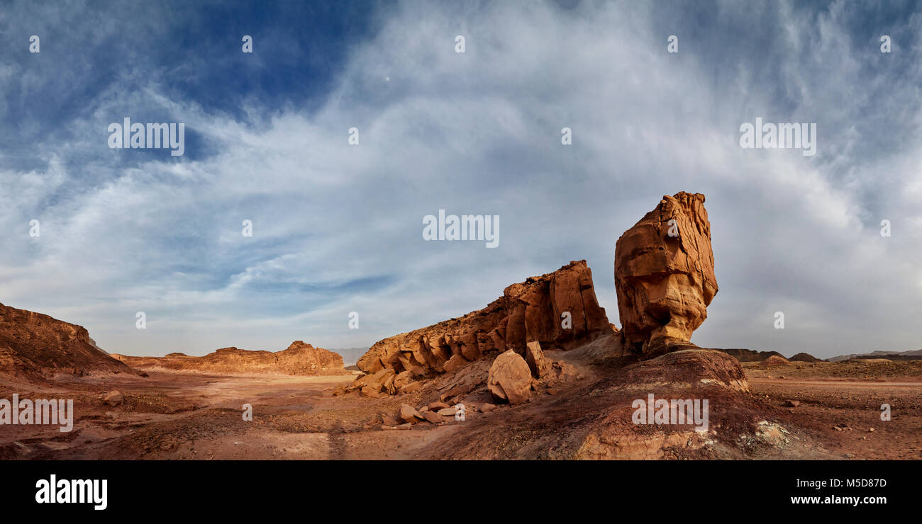 Felsen in der Wüste Stockfoto
