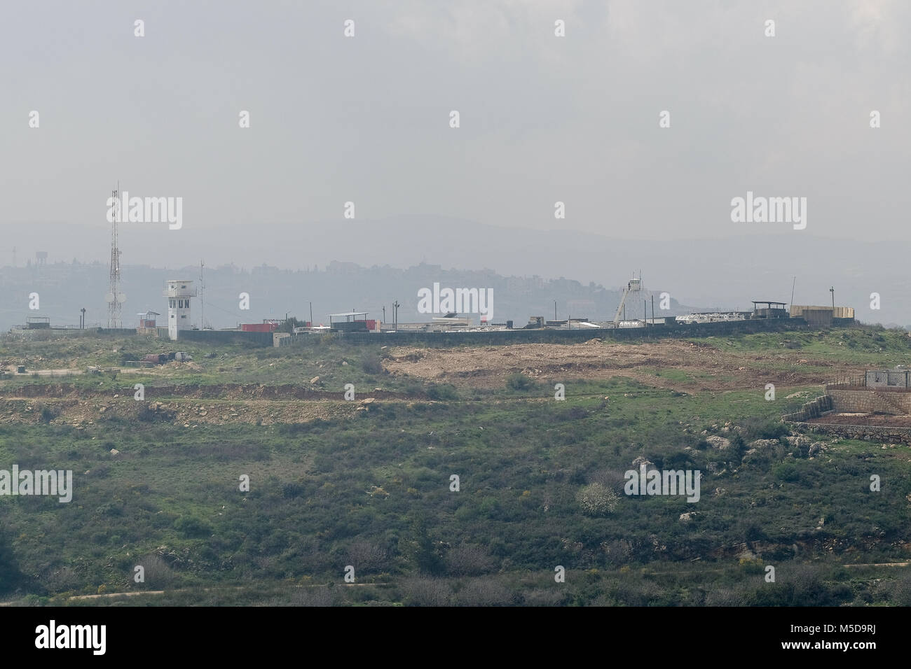 Webpräsenz Am, Israel. 21. Februar, 2018. Die Interimstruppe der Vereinten Nationen in Libanon, UNIFIL, wurde durch den Sicherheitsrat der Vereinten Nationen im Jahr 1978 im Rahmen der Resolutionen des Sicherheitsrates 425 und 426 Rückzug Israels aus dem Libanon zu bestätigen, den internationalen Frieden und die internationale Sicherheit wiederherzustellen und die libanesische Regierung bei der Wiederherstellung ihrer tatsächlichen Autorität in dem Gebiet zu unterstützen. Diplomatische Bemühungen zu Spannungen zwischen Israel und dem Libanon unterwegs mit der Vermittlung der US-amerikanischen State Department Satterfield lösen. Aktuelle Streitigkeiten über israelische Bau einer Grenzmauer, im Libanon Start von Gas Exploration auf Stockfoto