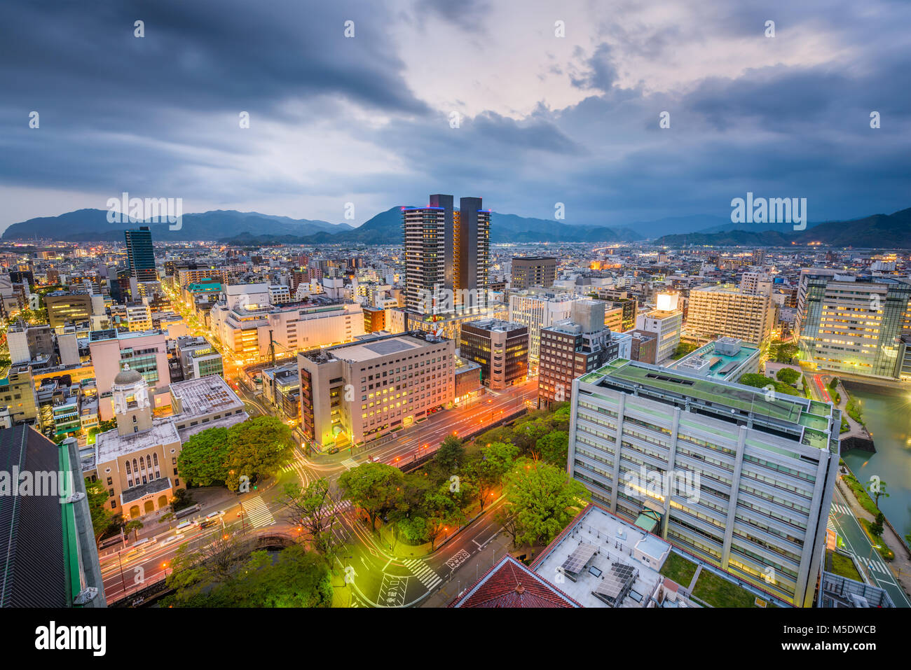 Stadt Shizuoka, Japan Downtown Skyline in der Dämmerung. Stockfoto