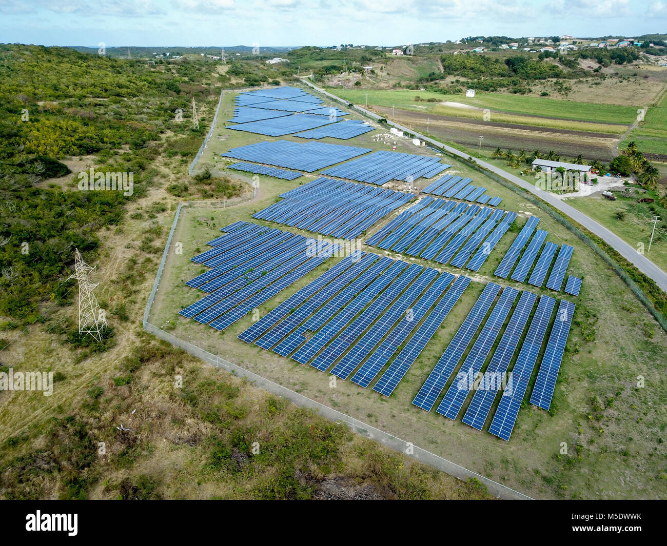 Massive Solaranlage in Antigua Stockfoto