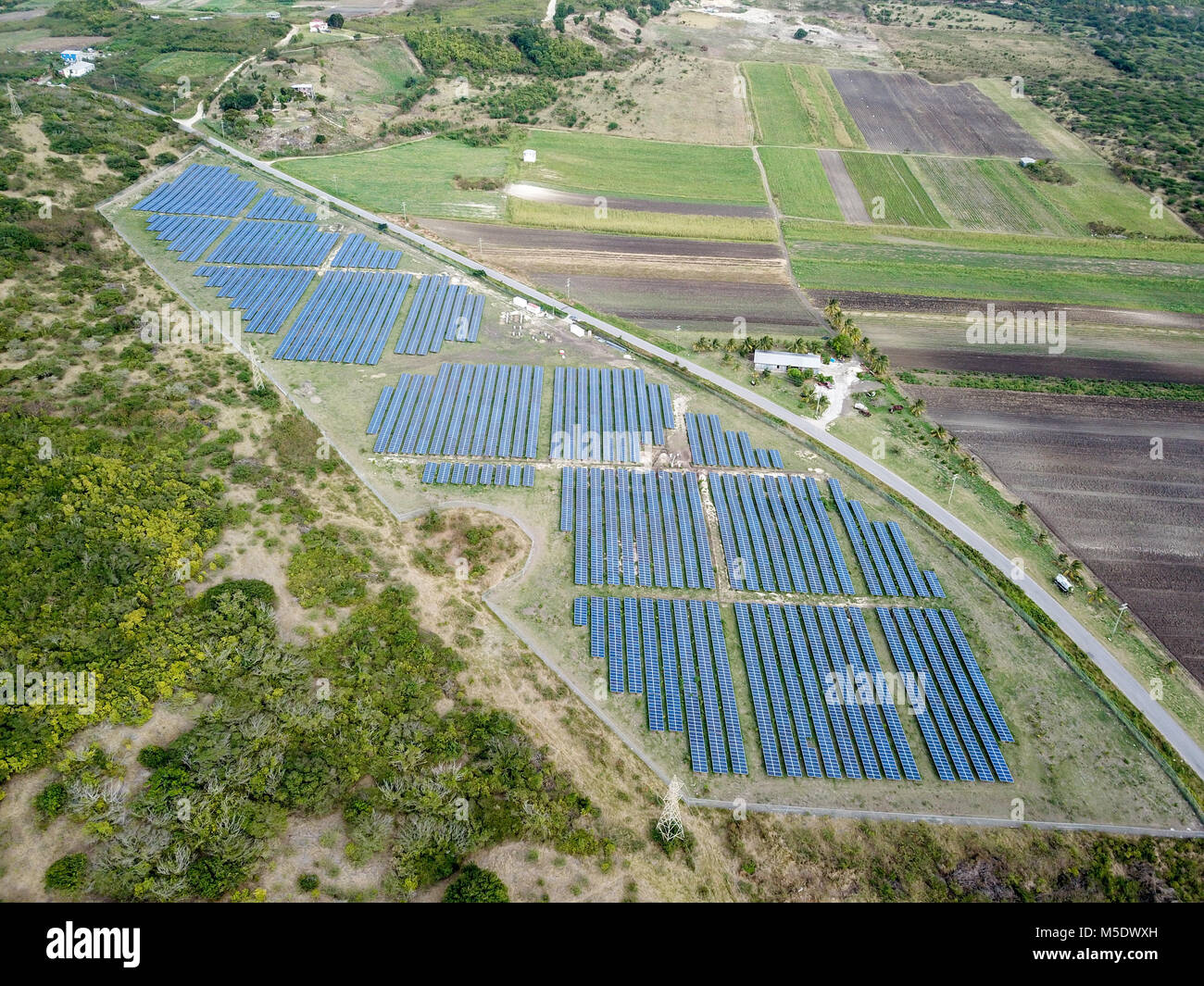 Massive Solaranlage in Antigua Stockfoto