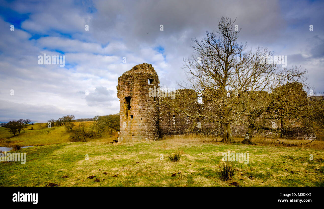 Morton Schloss ist durch ein künstliches Loch in den Hügeln über Nithsdale, in Dumfries und Galloway, Südwesten Schottlands gelegen. Es liegt 2,5 Meilen nördlich-ea Stockfoto