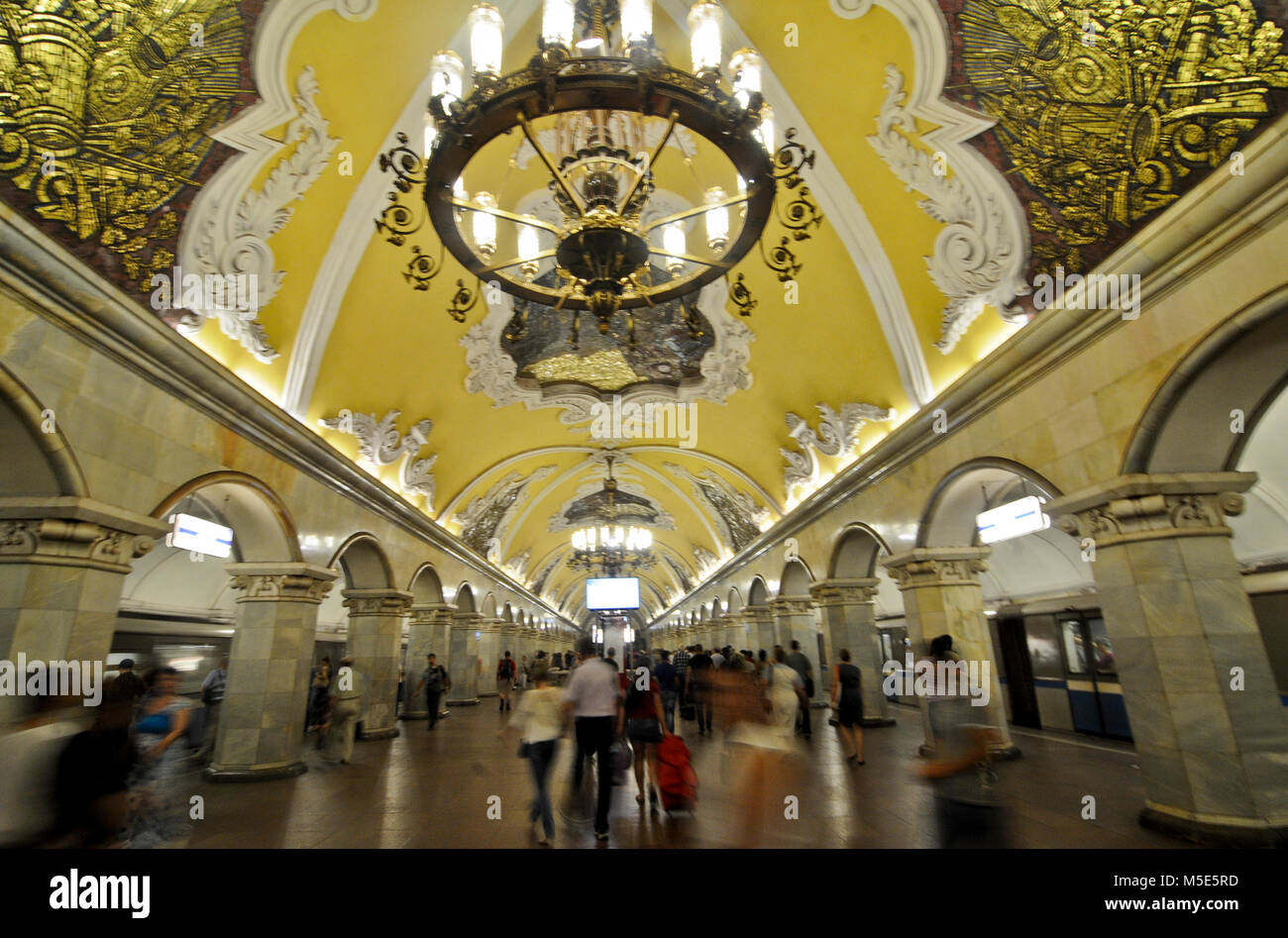 Metro komsomolskaja Fotos und Bildmaterial in hoher Auflösung Alamy