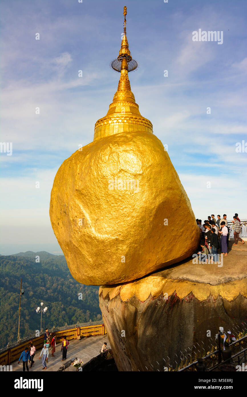 : Mount Kyaiktiyo kyaikto Pagode (Golden Rock),, Mon, Myanmar (Birma) Stockfoto