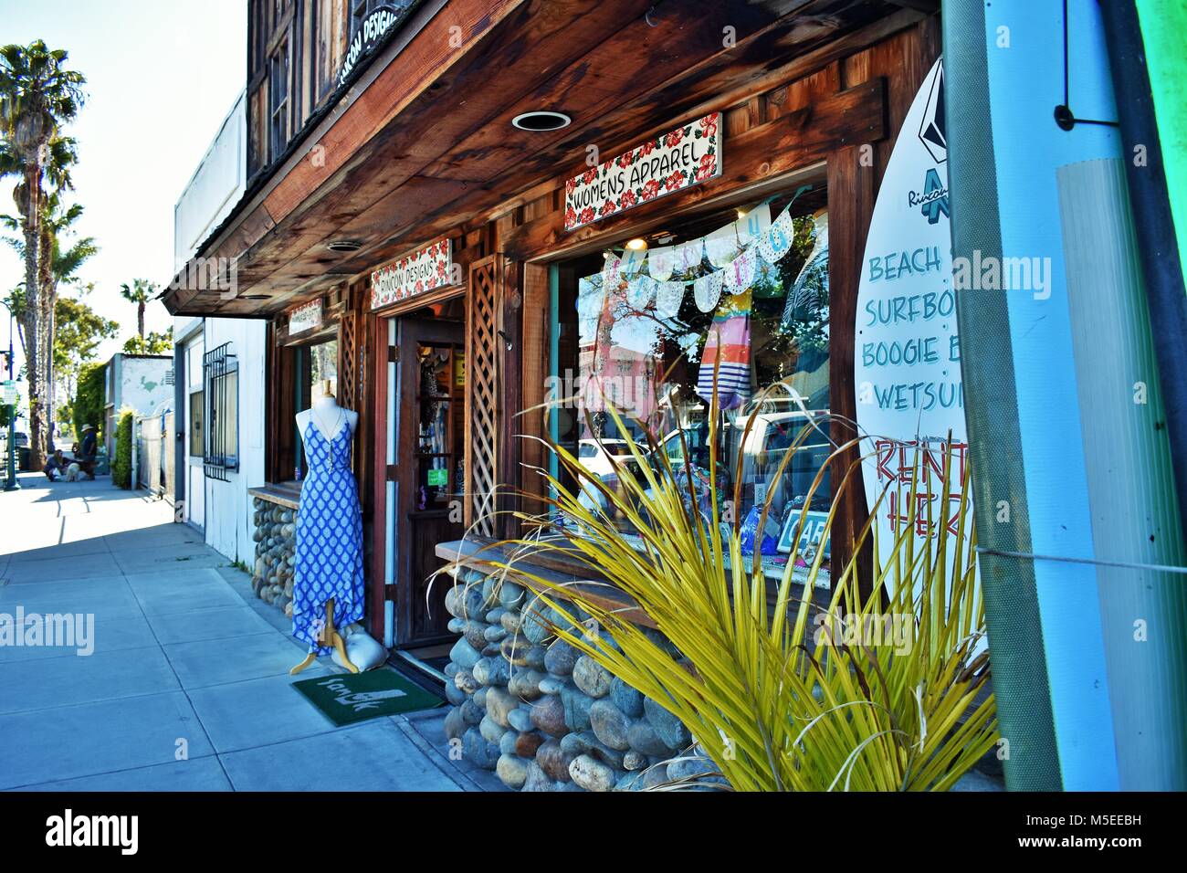 Kleine Stadt am Strand Geschenk Shop Carpintaria, Kalifornien Stockfoto