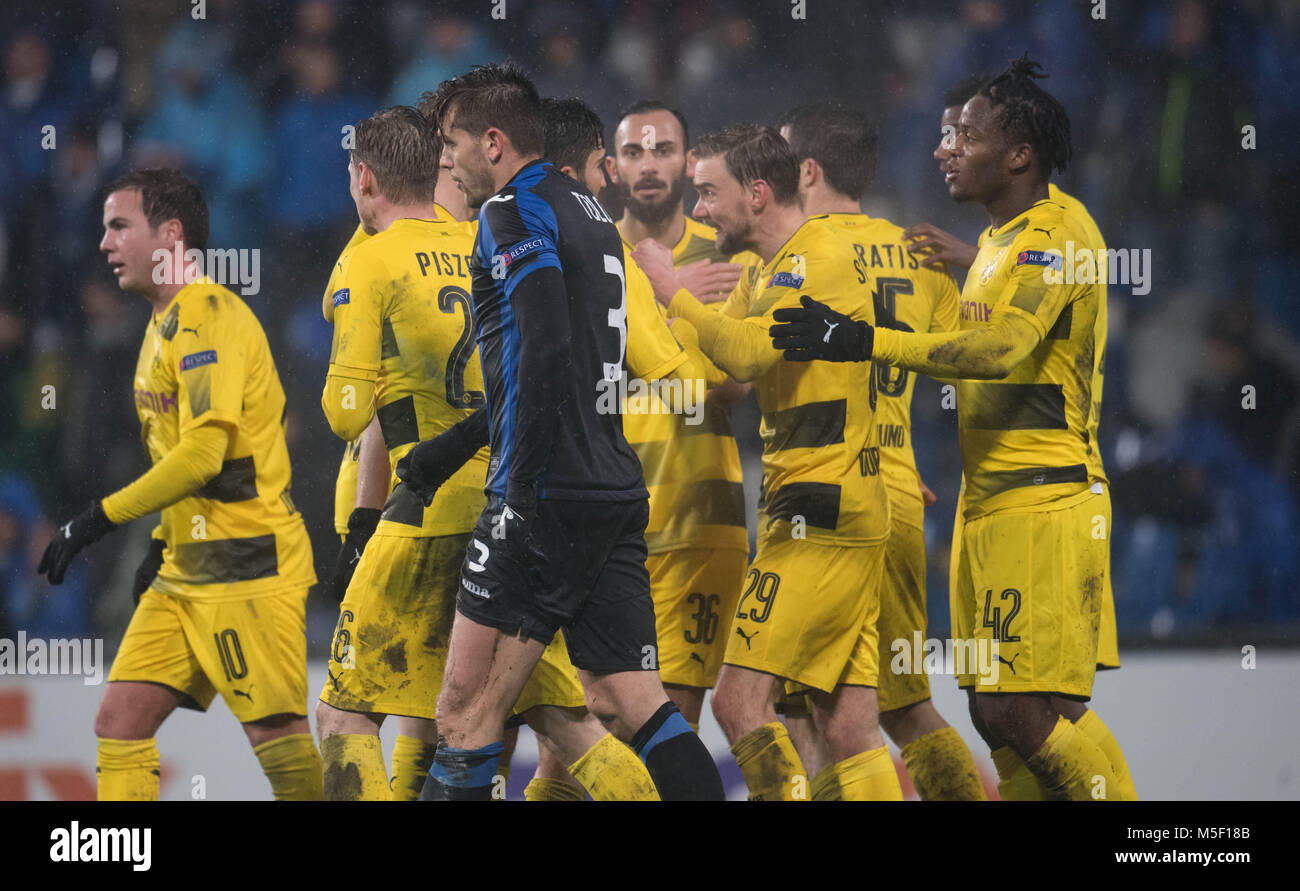 22. Februar 2018, Italien, Bergamo: Fußball, UEFA Europa League, Runden von 32, 2.Etappe: Atalanta Bergamo vs Borussia Dortmund. Der dortmunder Spieler feiern. Foto: Bernd Thissen/dpa Stockfoto