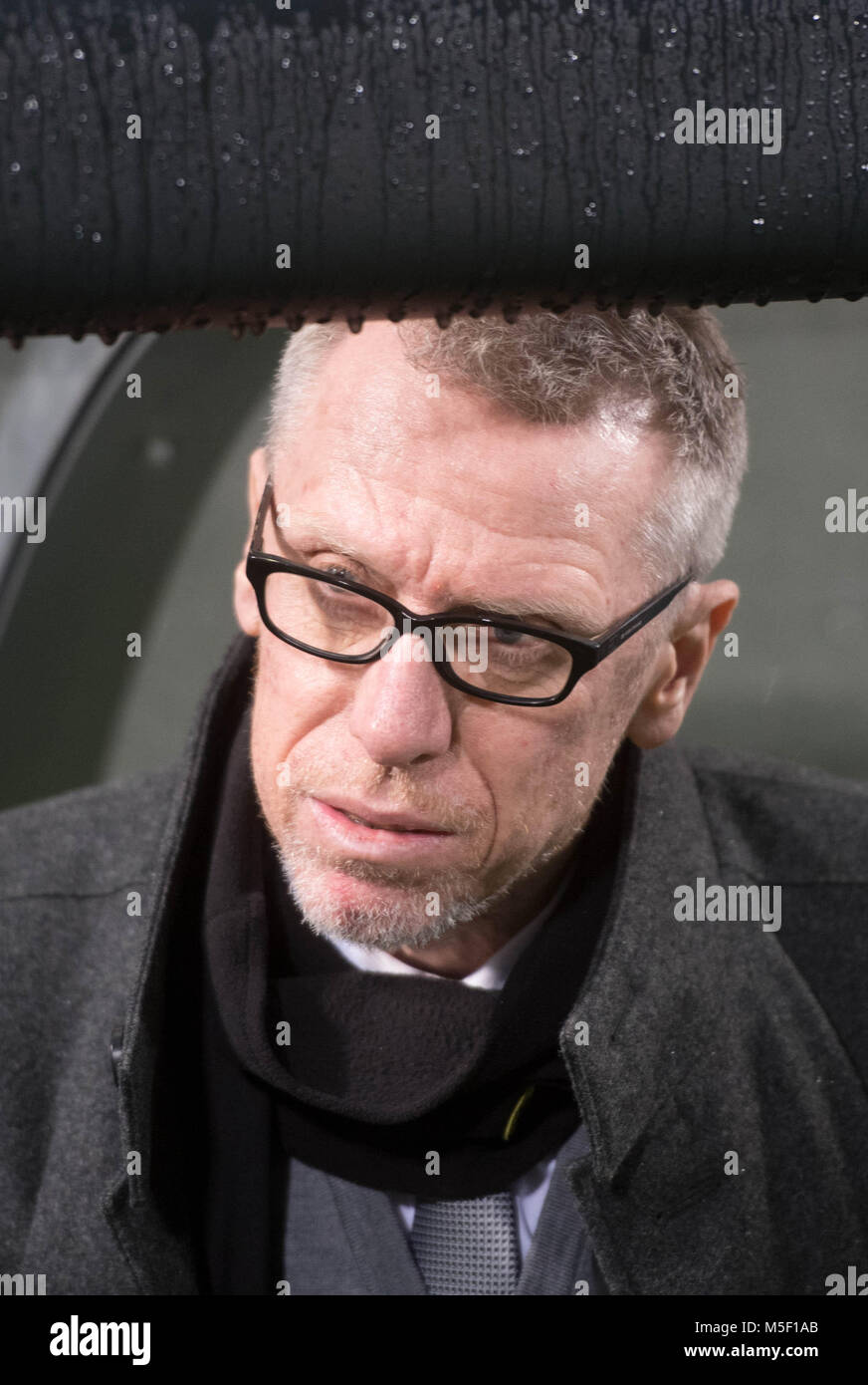 22. Februar 2018, Italien, Bergamo: Fußball, UEFA Europa League, Runden von 32, 2.Etappe: Atalanta Bergamo vs Borussia Dortmund. Der Dortmunder Trainer Peter Stoeger. Foto: Bernd Thissen/dpa Stockfoto