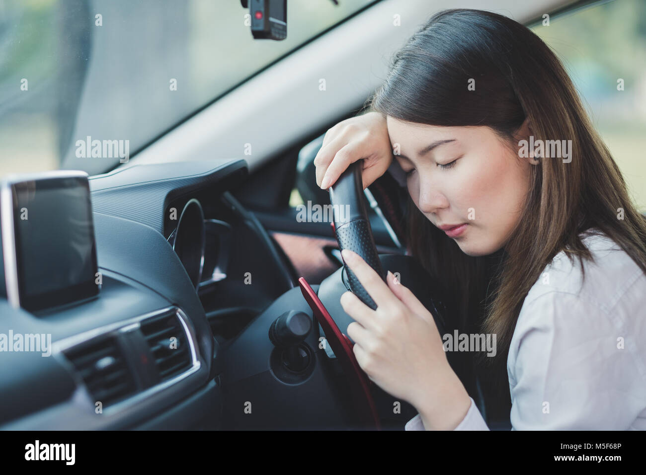 Drunken woman sleeping Fotos und Bildmaterial in hoher Auflösung Alamy