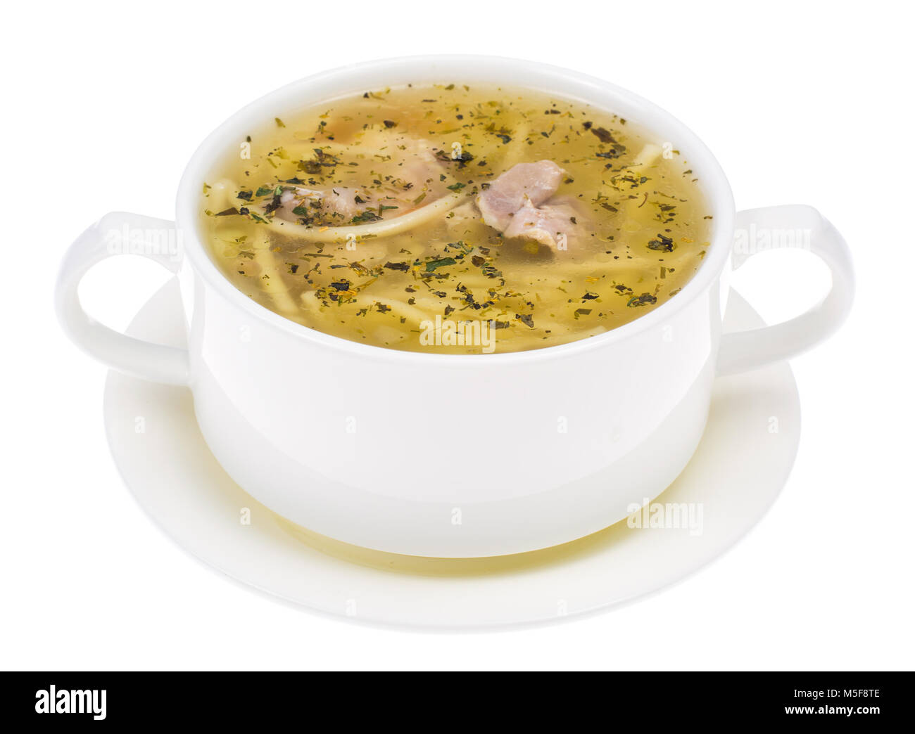 Chicken heiße Brühe mit Nudeln in Weiß Suppenteller. Studio Foto Stockfoto