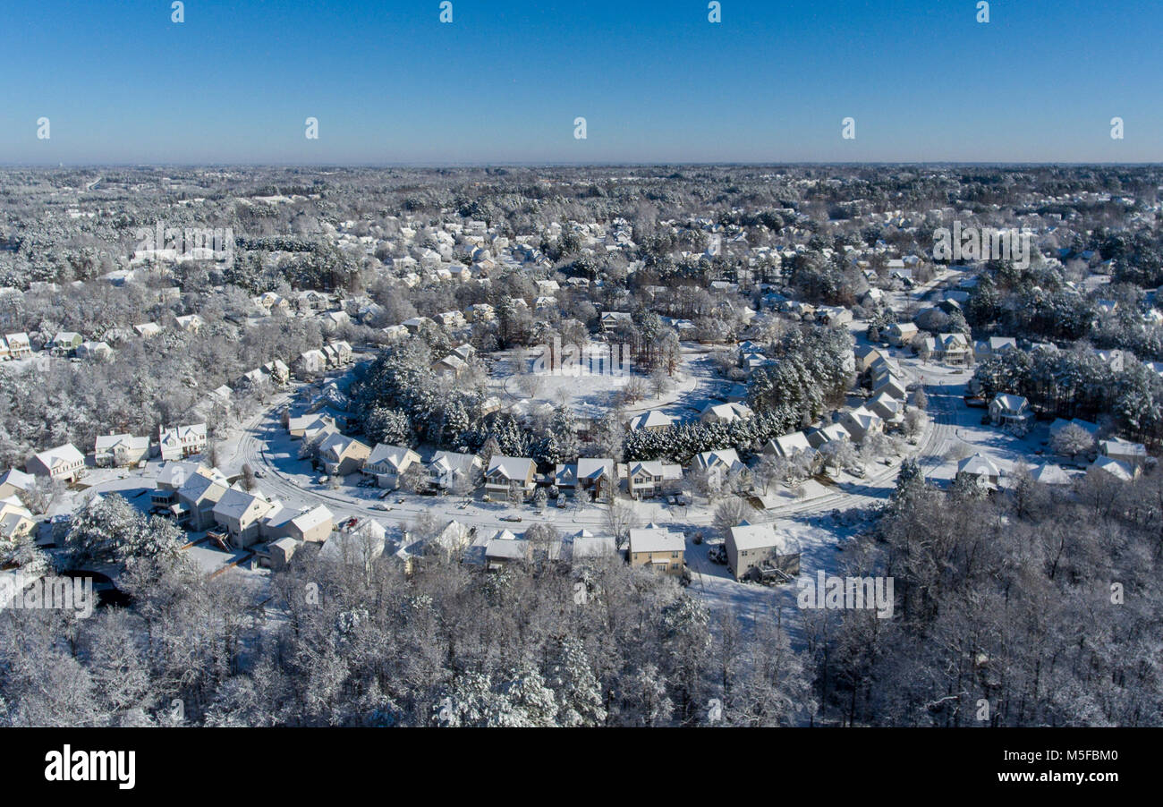 Nachbarschaft im Schnee. North Carolina Stockfoto