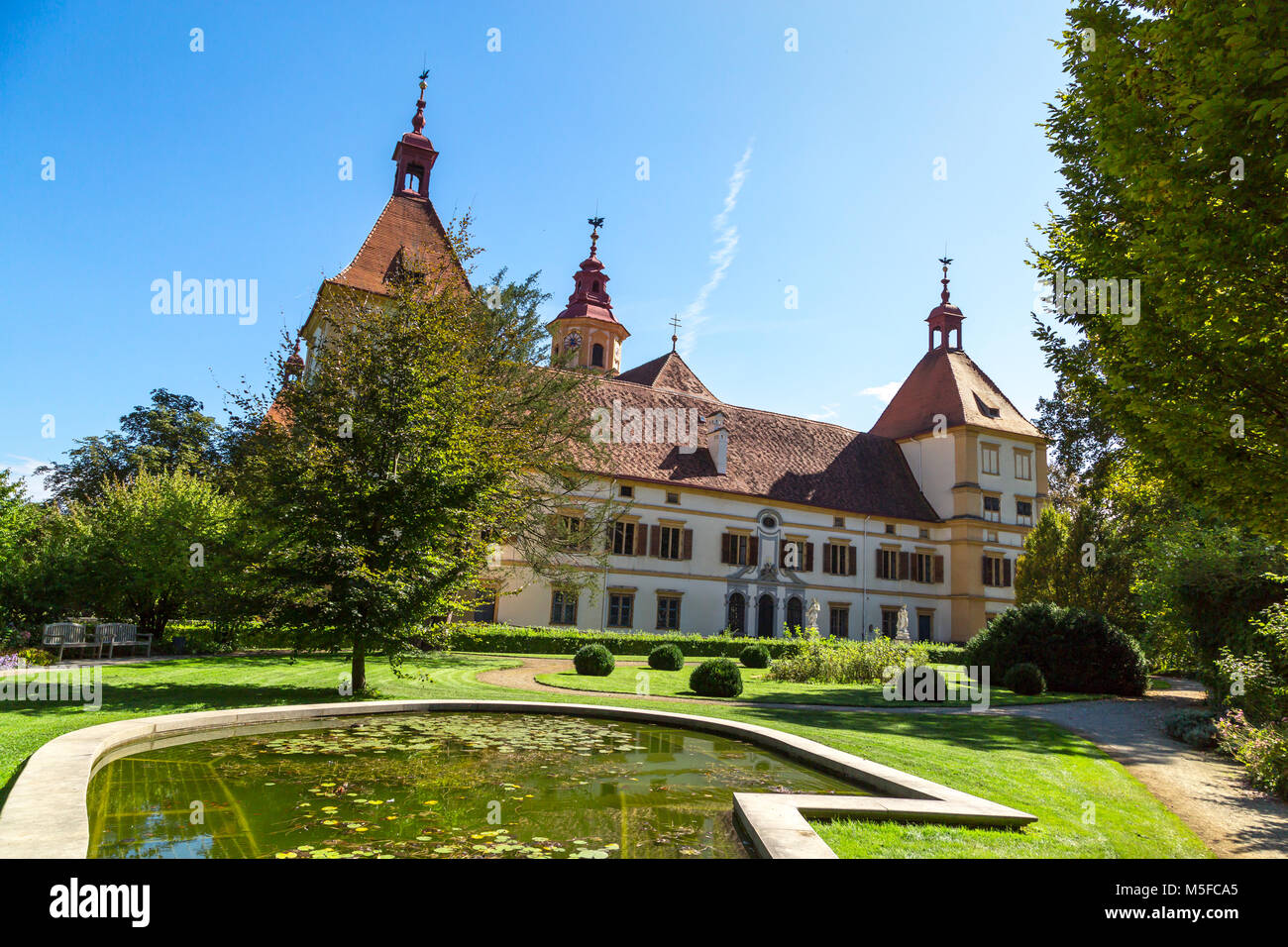 Schloss Eggenberg countyard in Graz, Steiermark in Österreich. Stockfoto