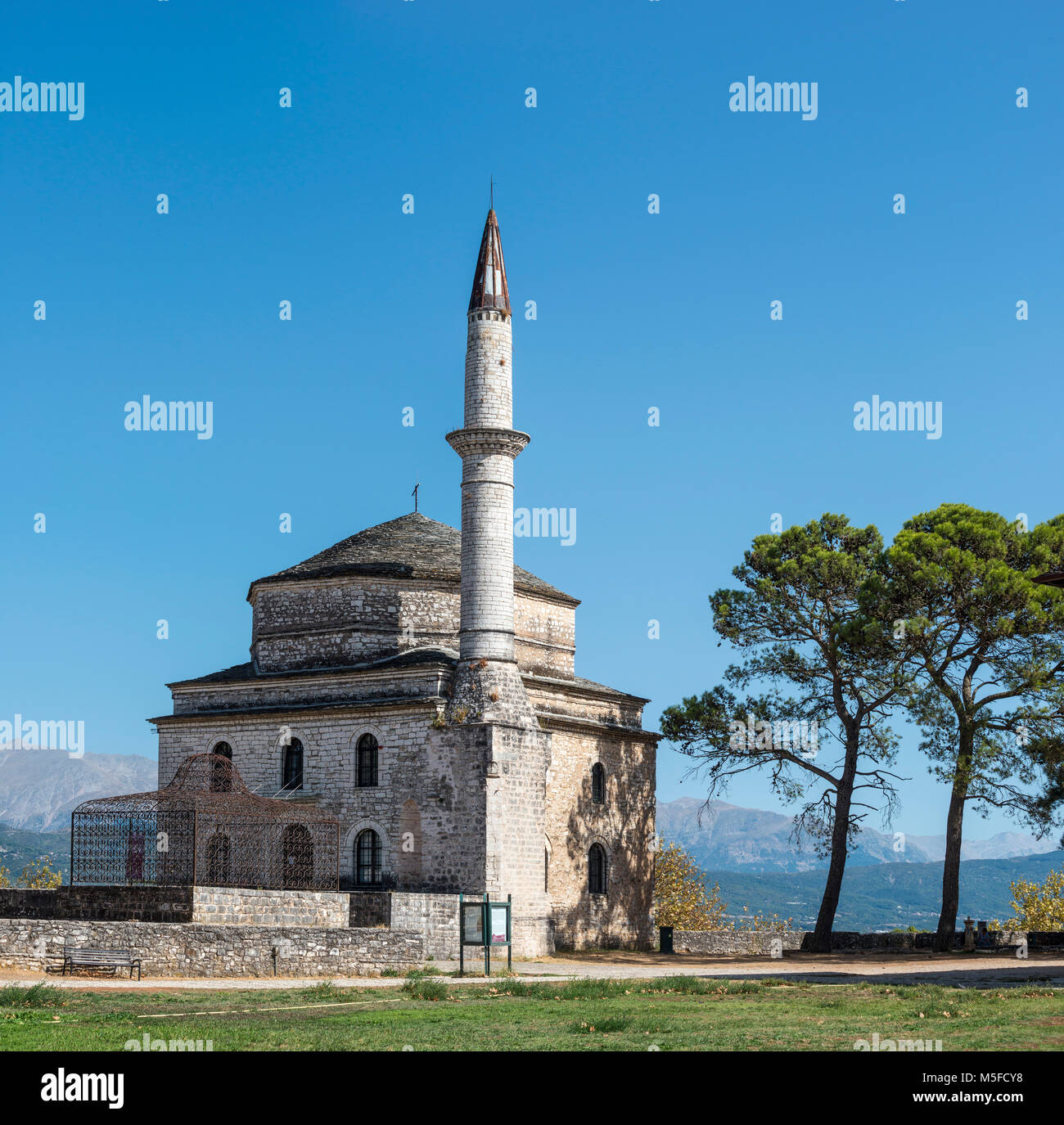 Die fethiye Moschee auf dem Gelände der Zitadelle in Ioannina, Epirus, Griechenland. Stockfoto