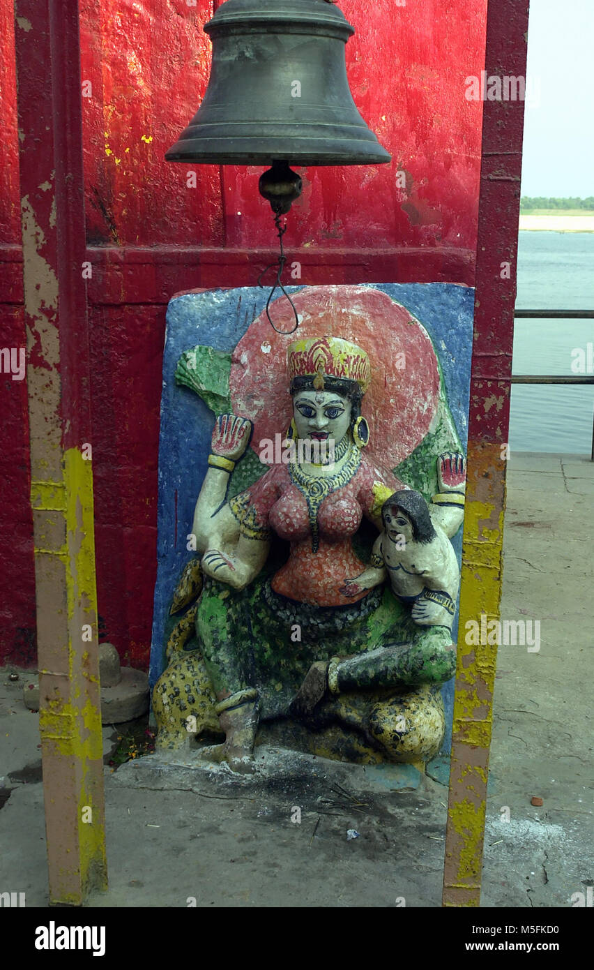Am Straßenrand Göttin statue Varanasi Uttar Pradesh, Indien, Asien Stockfoto