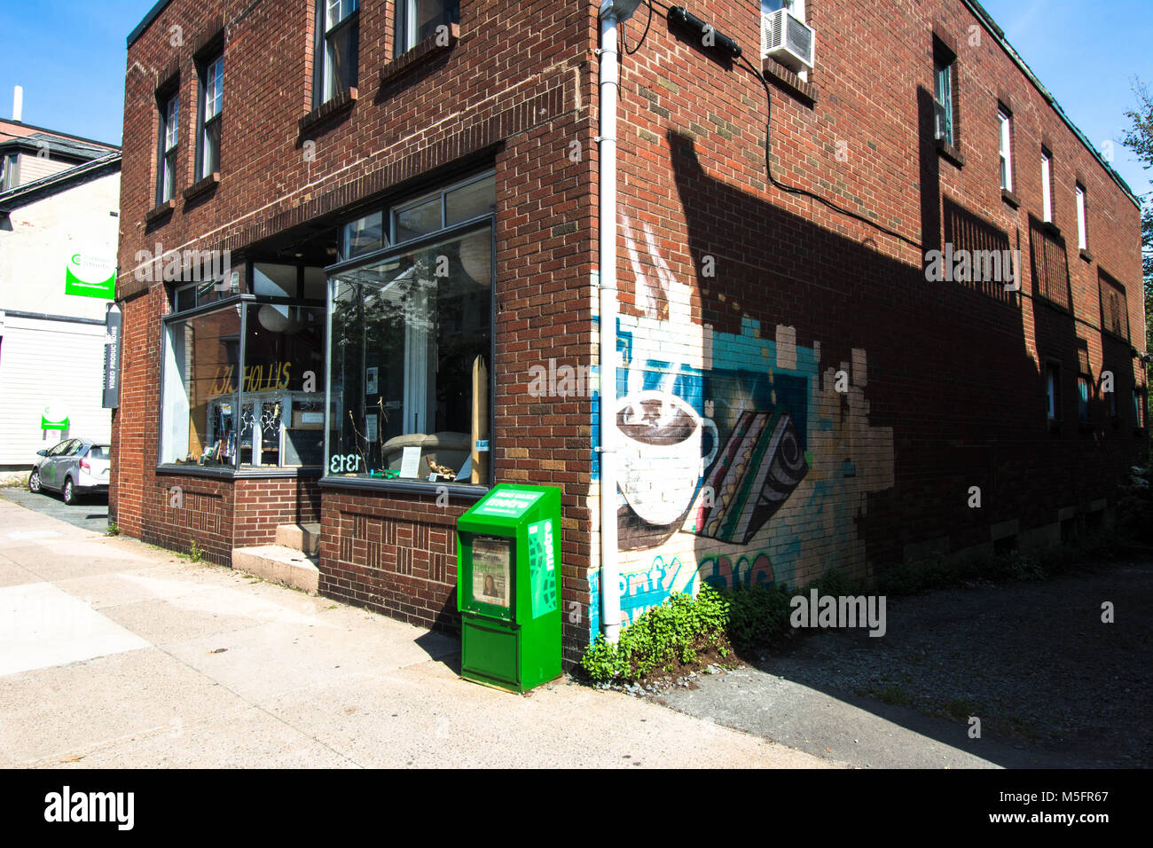 Graffiti-Abfalleimer und -Laden in Hamilton Nova Scotia Stockfoto