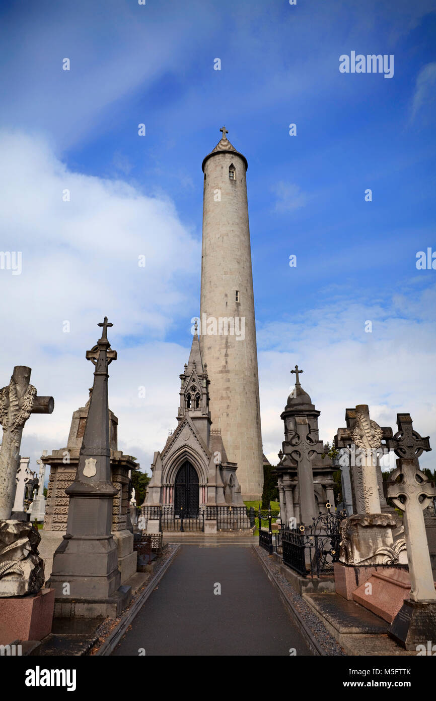Der runde Turm, zum Gedenken an den Tod von Daniel O'Connell, der die Glasnevin Cemetery 1832 gegründet hatte. Stadt Dublin, Irland Stockfoto
