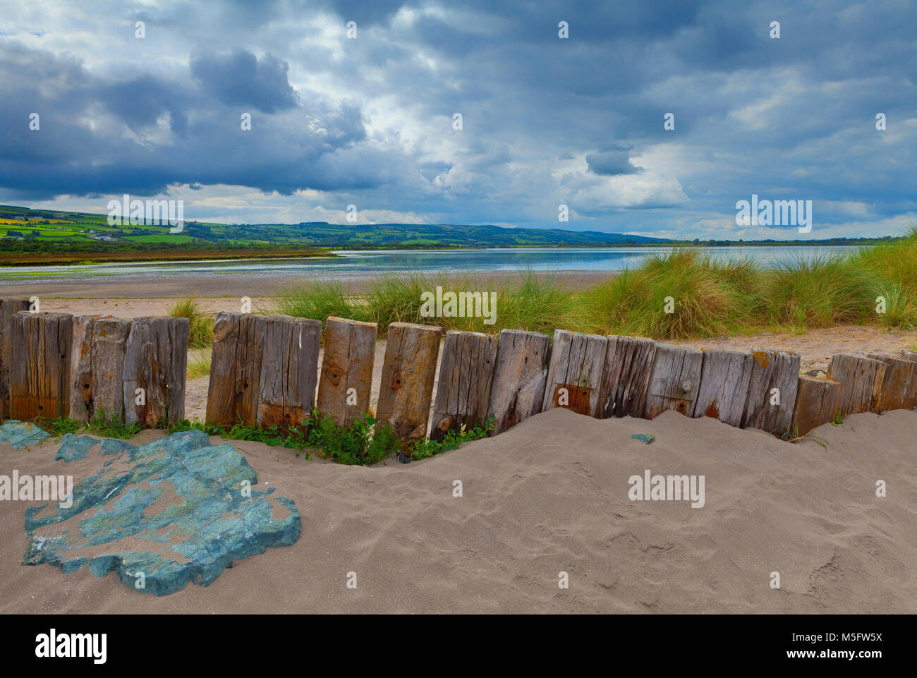 Küstenschutz an der Cunnigar Bay in Dungarvan, County Waterford, Irland Stockfoto