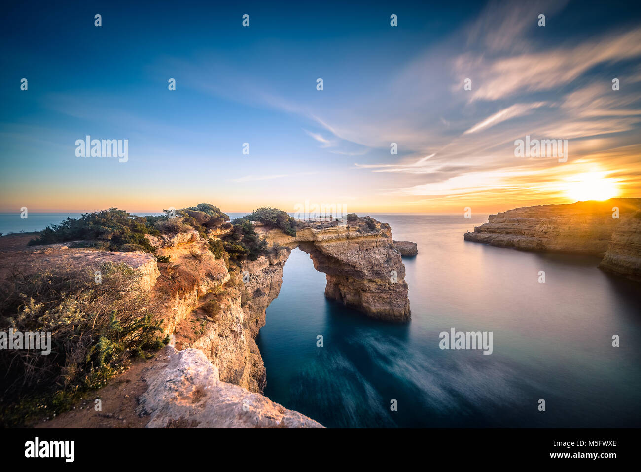 "Albandeira Rock'| Nikon D750, Objektiv 12-24 mm, ISO 250, f/7.1, 30,00 s Stockfoto