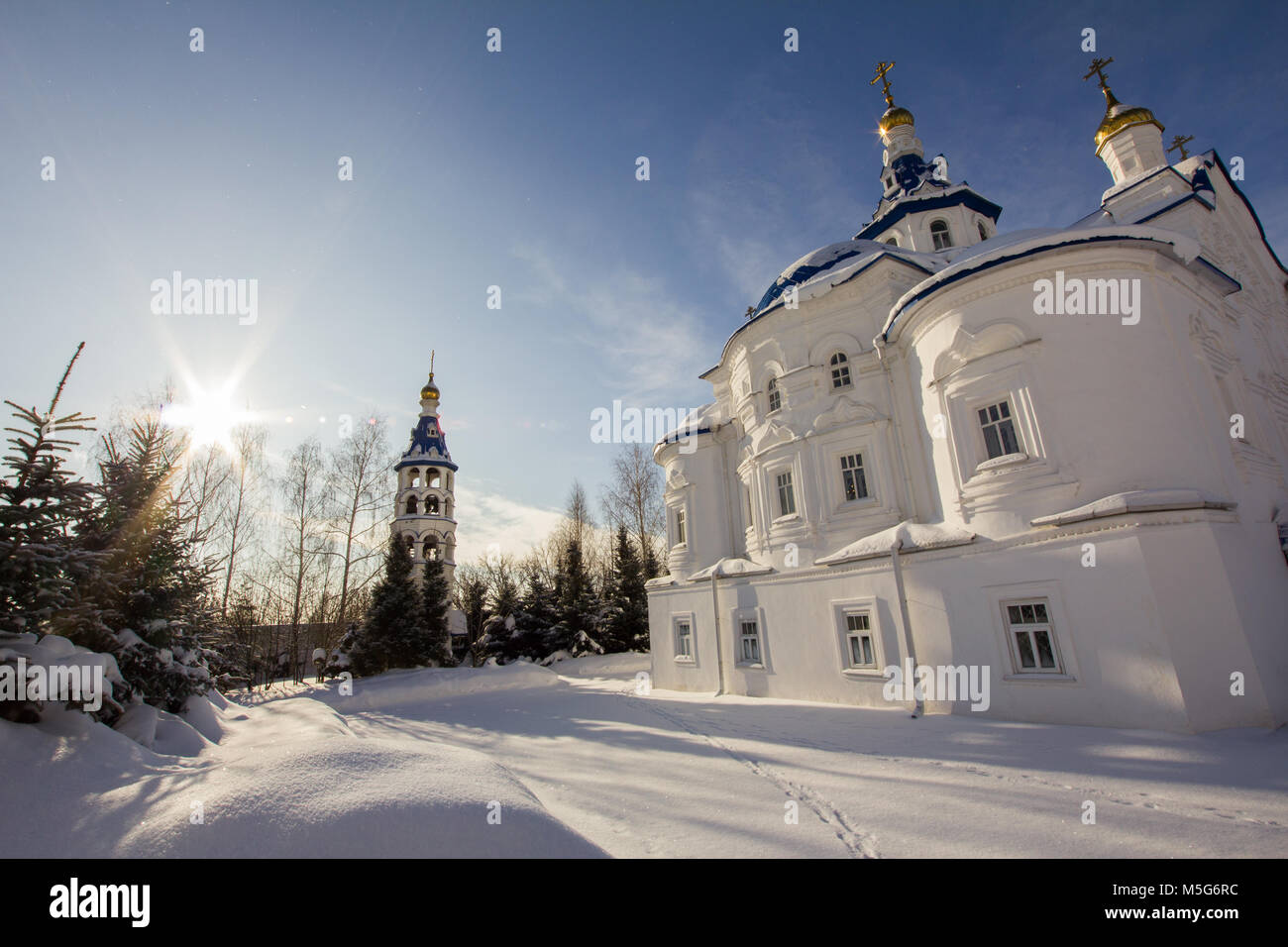 Kasan, Russland, 9. Februar 2017, Zilant Kloster - älteste orthodoxe Gebäude in der Stadt - den Innenhof für Mönche Stockfoto