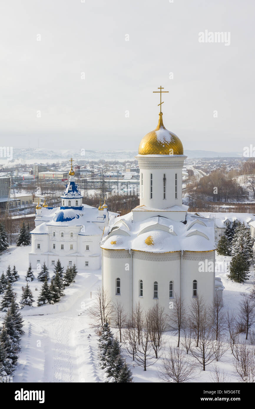 Kasan, Russland, 9. Februar 2017, Zilant Kloster - älteste orthodoxe Gebäude - typisch russische Landschaft Stockfoto