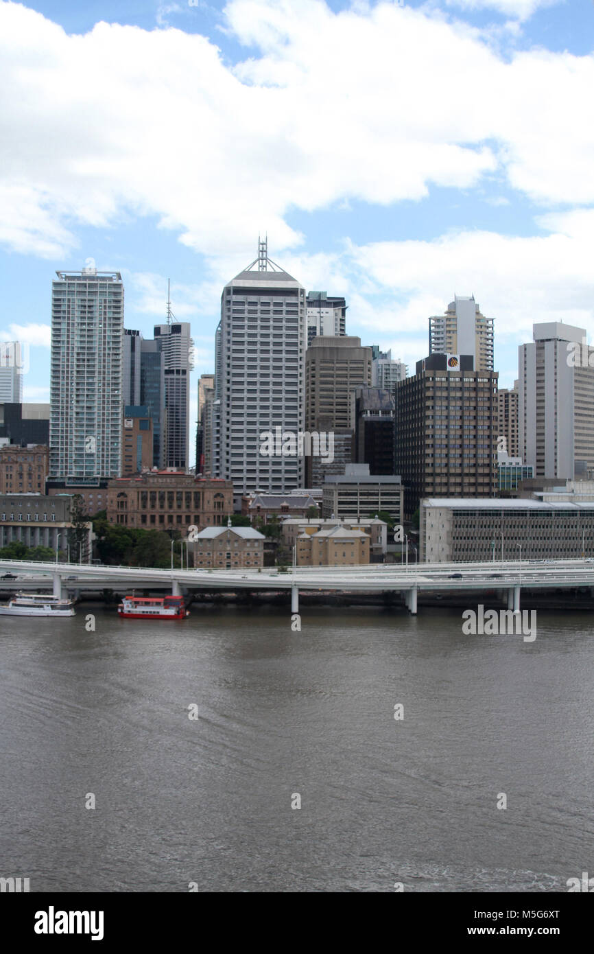 Skyline von der CBD Brisbane, Hauptstadt von Queensland, Brisbane River, gesehen von South Bank, Brisbane, Australien Stockfoto