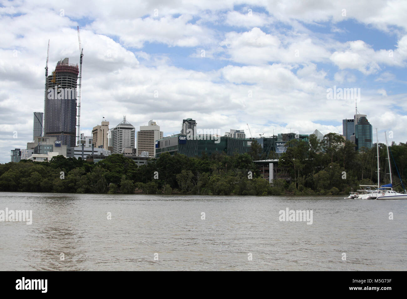 Stadtbild von Brisbane CBD mit Brisbane River in den Vordergrund, Brisbane, Australien Stockfoto