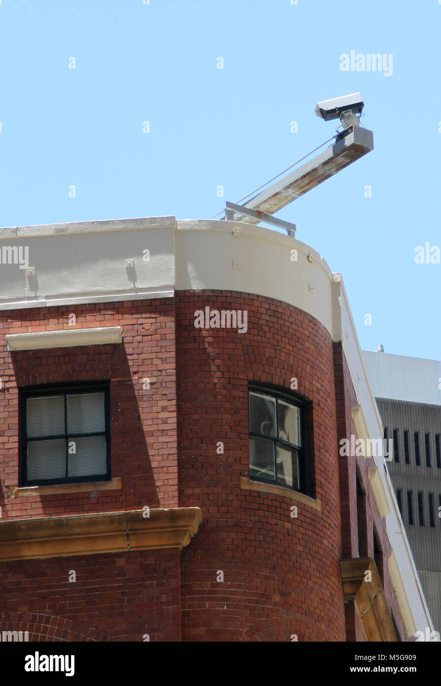 Überwachungskamera angebracht auf das Dach eines Gebäudes, Sydney, Australien Stockfoto