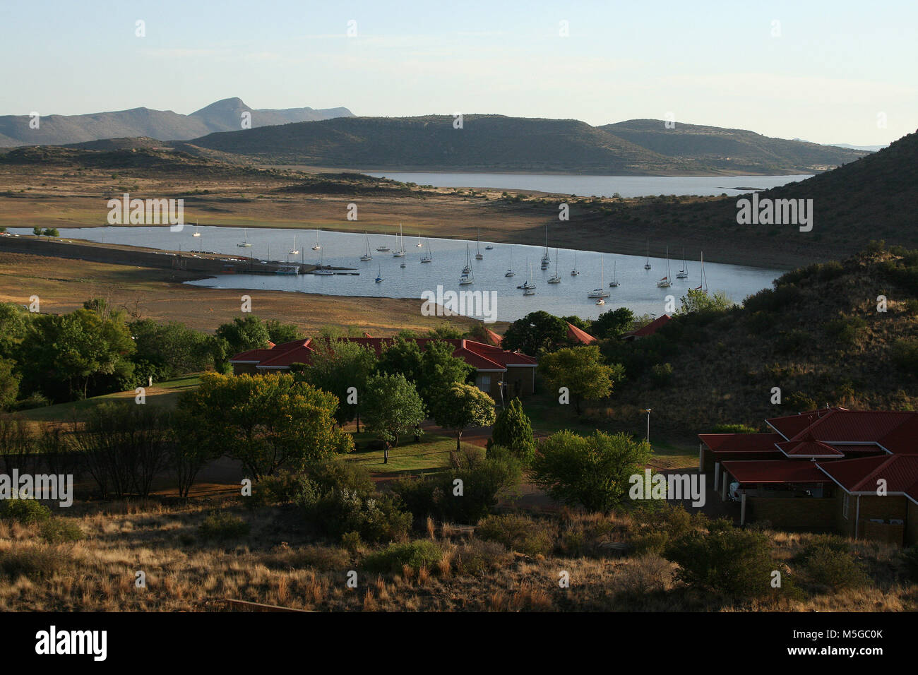Gariep Dam Hafen mit Wasser sehr niedrig wegen der Dürre, Südafrika Stockfoto