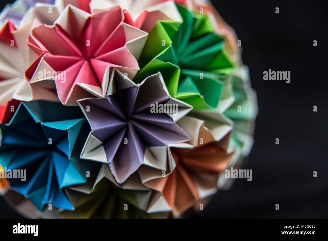 Origami ball Nahaufnahme Stockfoto