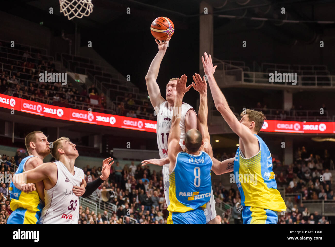 Riga, Lettland. 23 Feb, 2018. FIBA Basketball WM 2019 Qualifikation Spiel: Lettland - Ukraine. Arena Riga. Credit: gints Ivuskans/Alamy leben Nachrichten Stockfoto